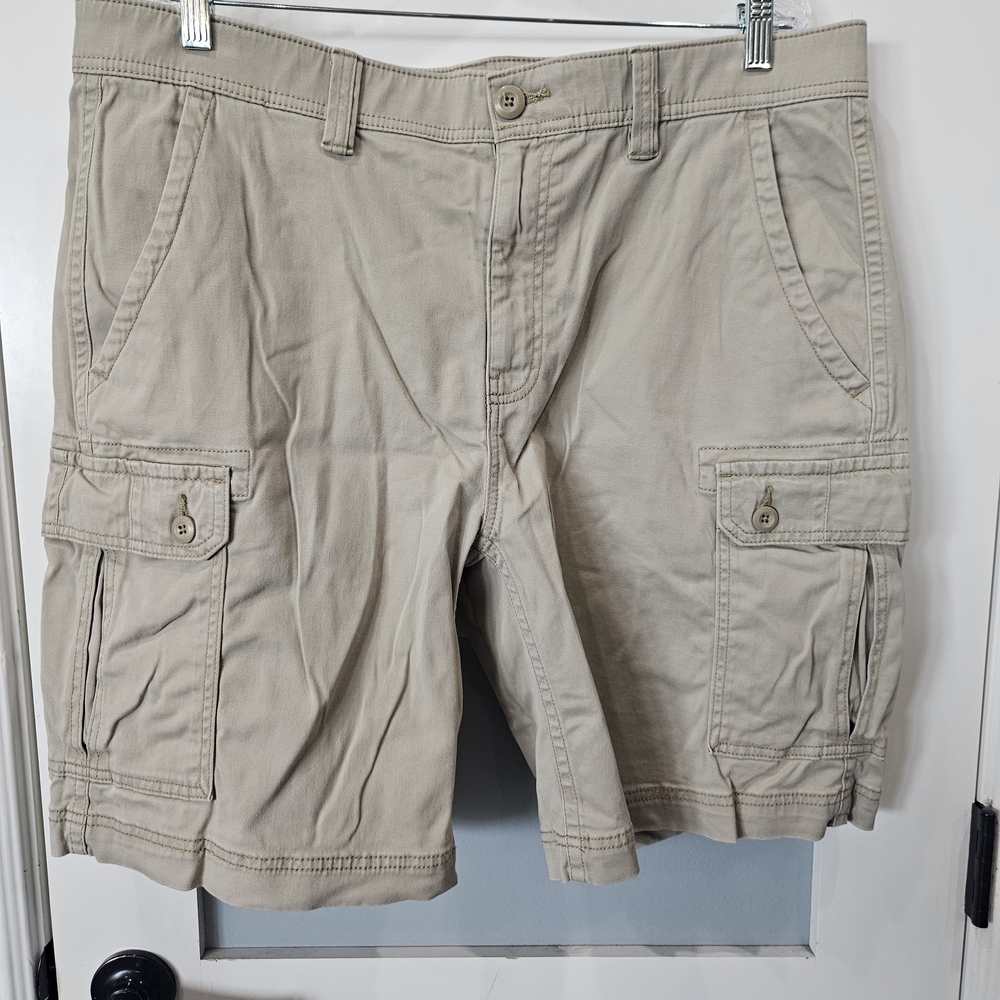 St. John's Bay Men's Khaki Cargo Shorts